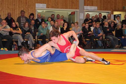 Simon Volk punktet gegen seinen Gegner aus Schuttertal